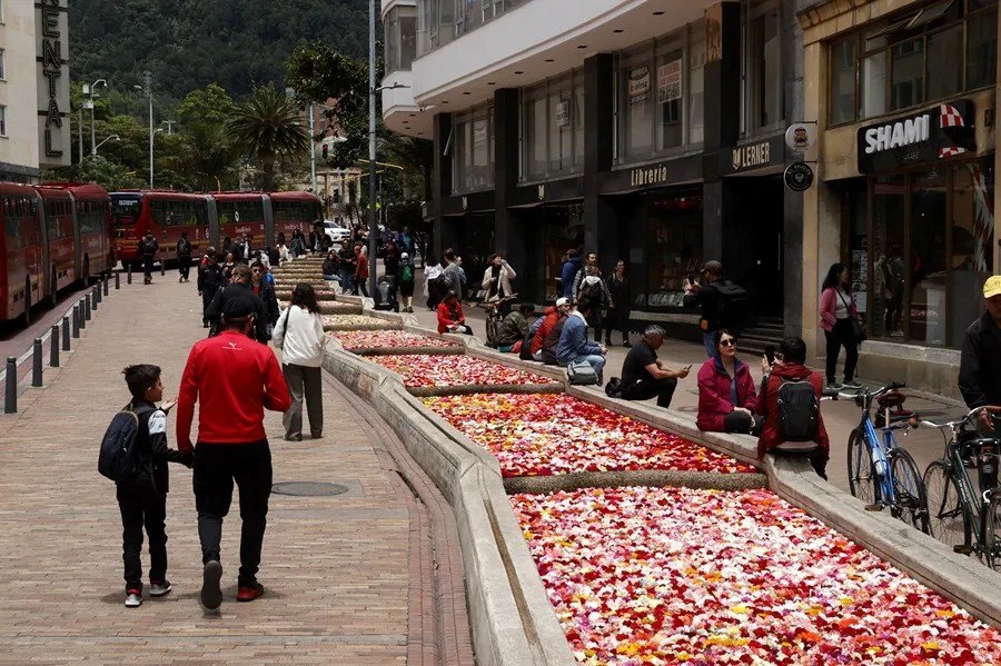 Bogotá lanza su primera Bienal y se convierte en un museo al aire libre lleno de arte innovador