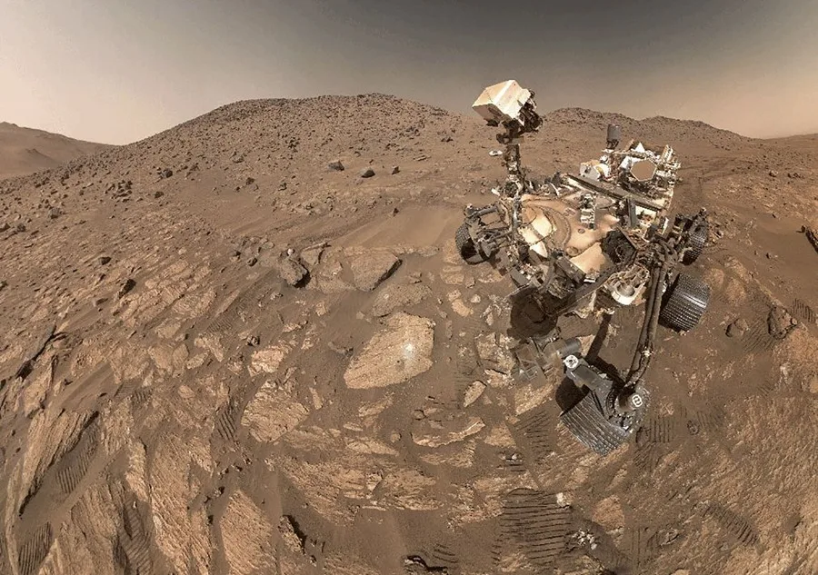 La NASA encuentra indicios de posible vida pasada en Marte y Apple lanza los iPhone 17 a precios