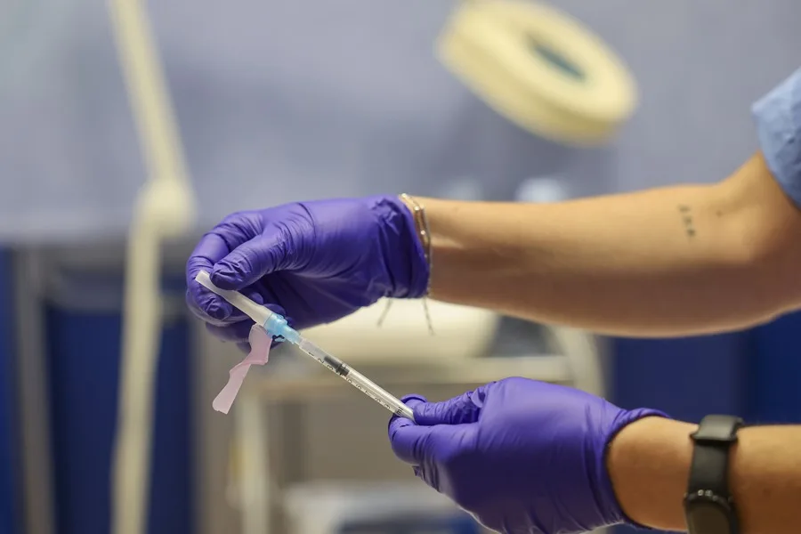 Desarrollan una vacuna intranasal que elimina el virus de covid-19 en ratones y se garantiza su