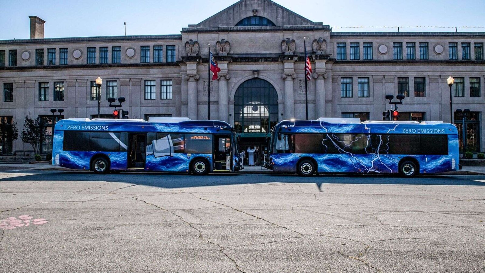 China no solo domina el mercado de coches eléctricos, ahora se proyecta hacia el transporte global