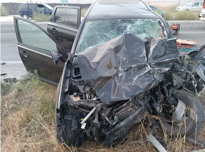 Fallece un hombre de 57 años tras chocar su coche con un camión en Torre Pacheco, Murcia
