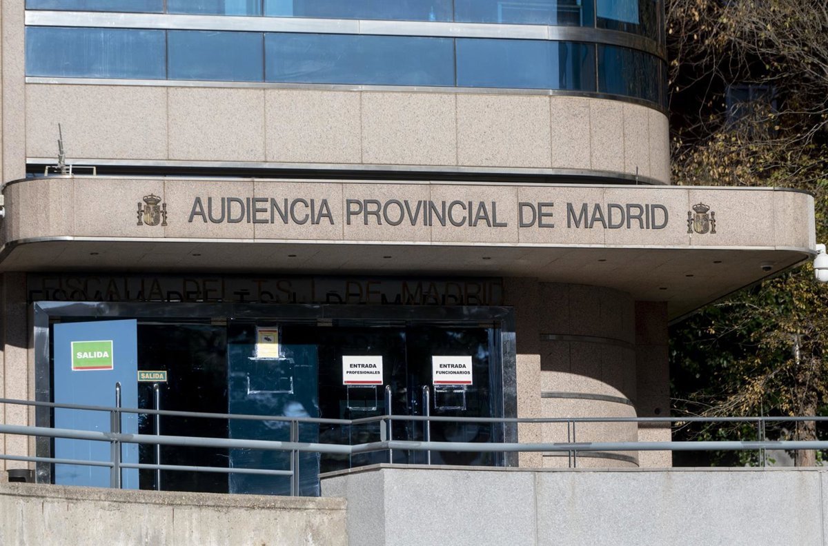 Juzgan a un hombre acusado de tortura y asesinato de un joven hallado en un sofá
