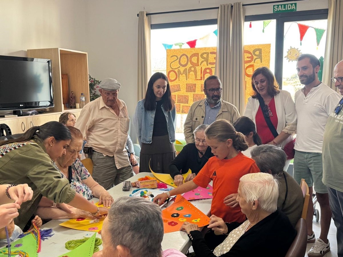 Morales presenta fondos para revitalizar los centros de mayores en la provincia de Cáceres