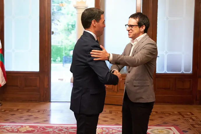 Otxandiano exige a Pradales acuerdos de país y una negociación del estatus sin restricciones