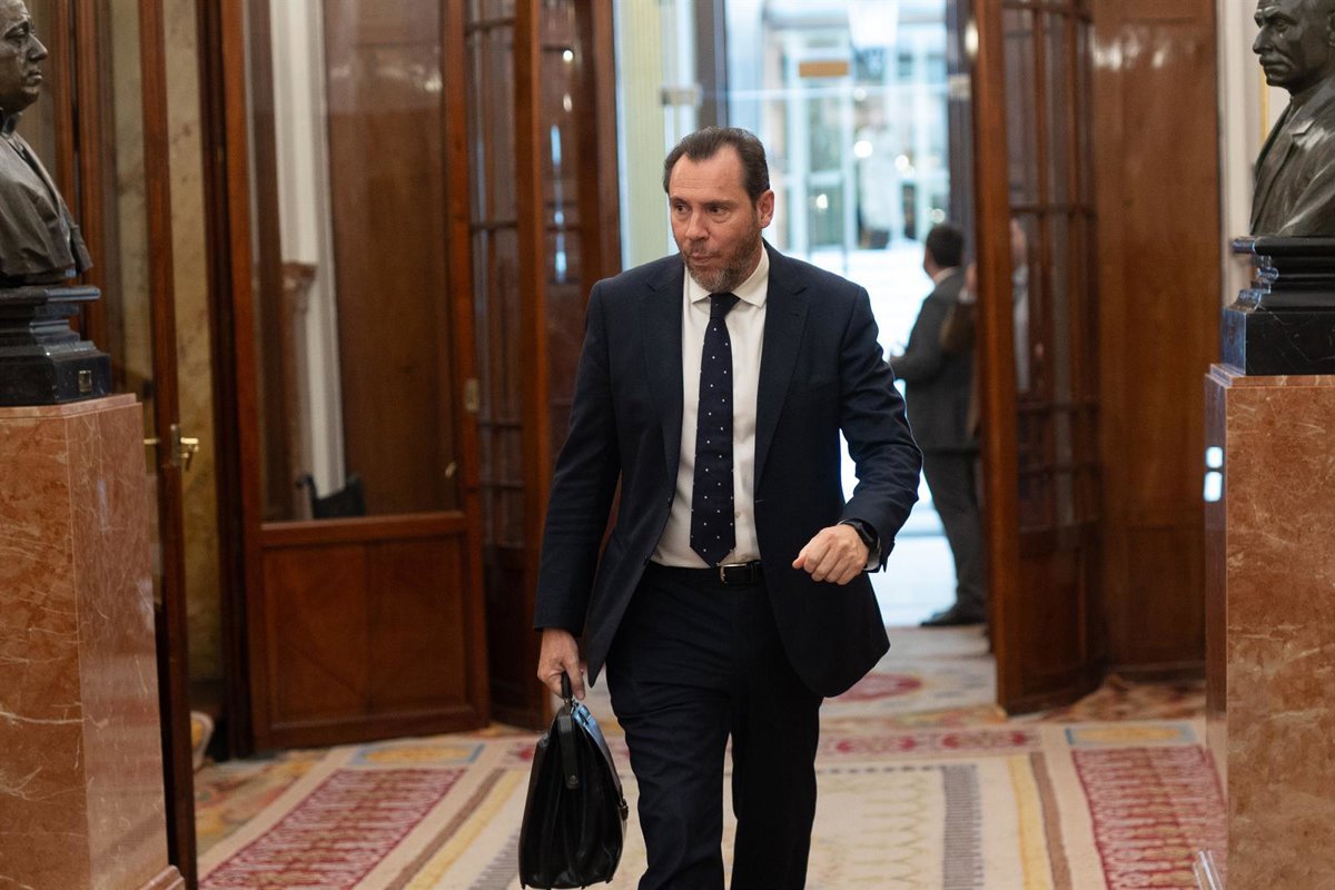 El ministro Óscar Puente informa que este mes llegará nuevo material ferroviario para