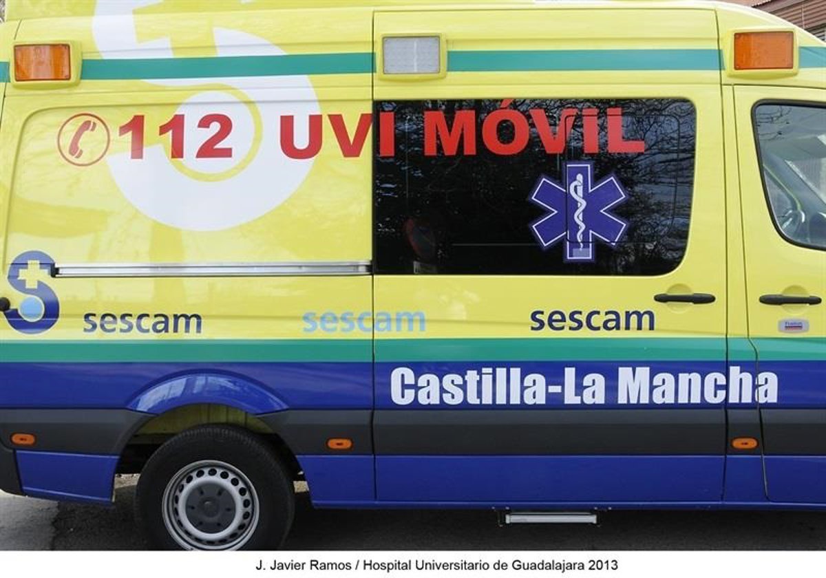 Ingresado en el hospital de Toledo por inhalar humo tras incendiarse un sofá por un cigarro