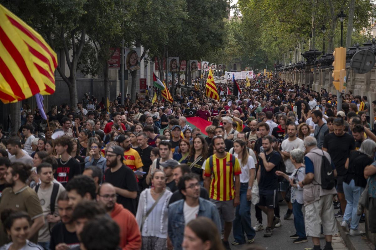La GUB cifra en 1.200 asistentes la marcha de la Esquerra Independentista, mientras la CUP habla de