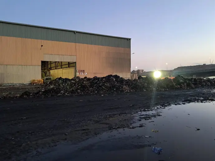 El incendio en la planta de residuos sólidos de Arico, Tenerife, ha sido finalmente extinguido