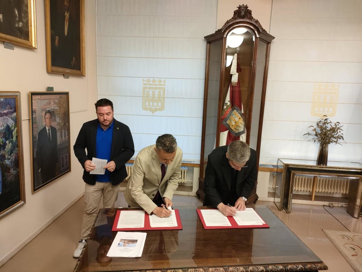 El Ayuntamiento firma un acuerdo con la Diócesis para conservar la iglesia de San Bartolomé