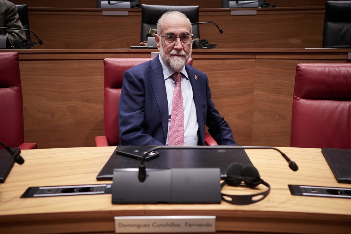 Domínguez afirma que "no habrá despidos" en Traumatología y solicita colaboración de todos
