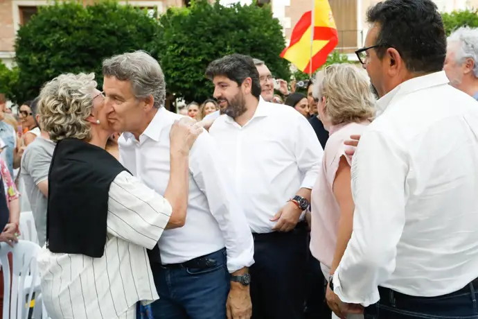 Feijóo encabezará una cumbre de presidentes autonómicos del PP en Murcia a finales de septiembre