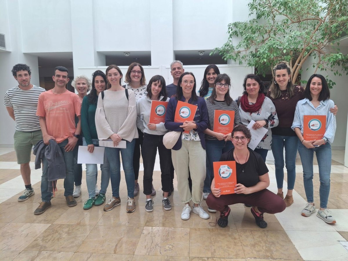 La escuela de salud ofrece 11 talleres para promover el autocuidado y mejorar la calidad de vida.