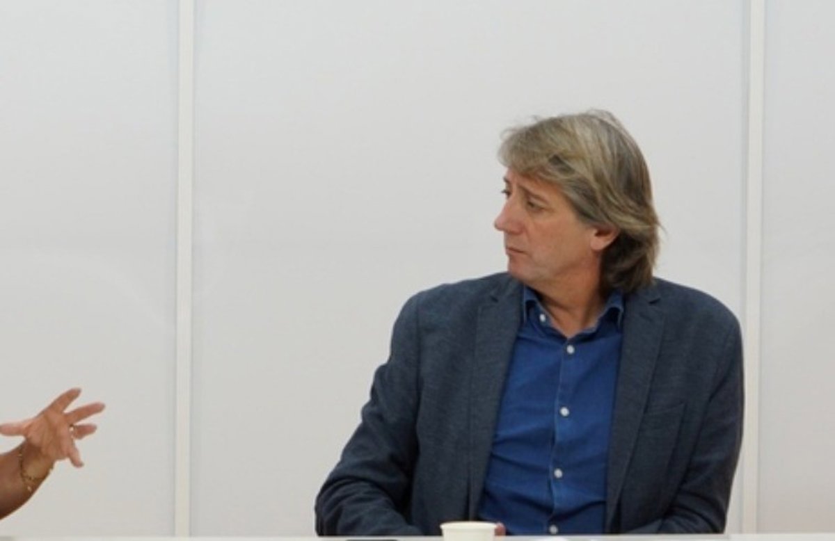 Martínez critica a Mañueco por su ausencia ante la situación eólica y lo declara "en busca y