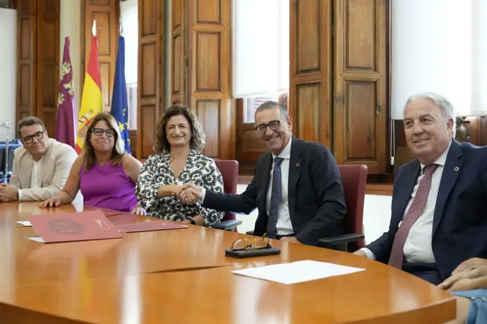 La Universidad de Murcia y Cajamar refuerzan su apoyo a la empleabilidad de los estudiantes