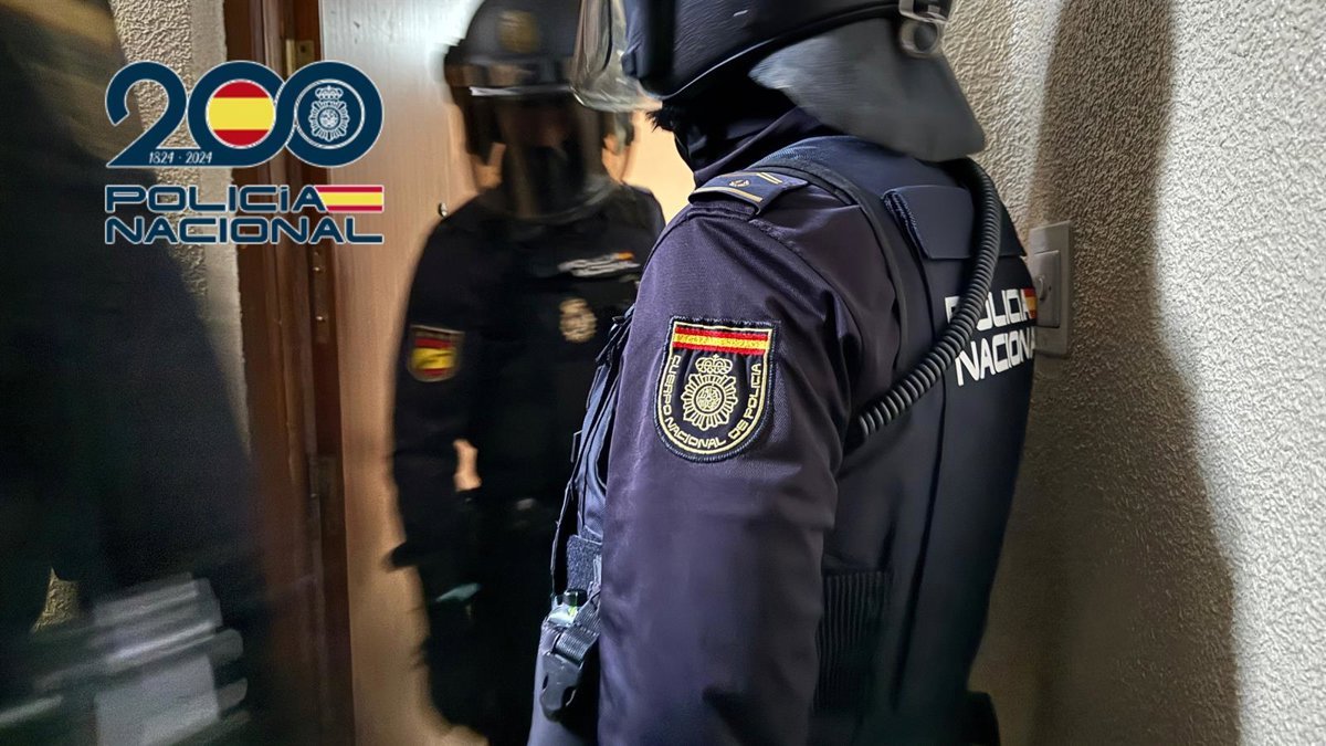 La Policía Nacional arresta a dos individuos y cierra un punto de venta de droga en Logroño