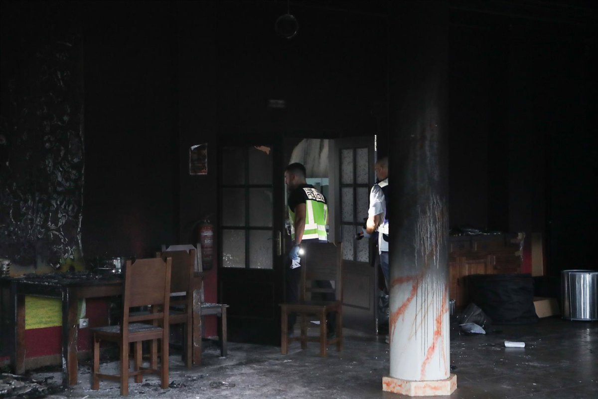 Atacan con explosivos el edificio destinado a menores migrantes en Monforte