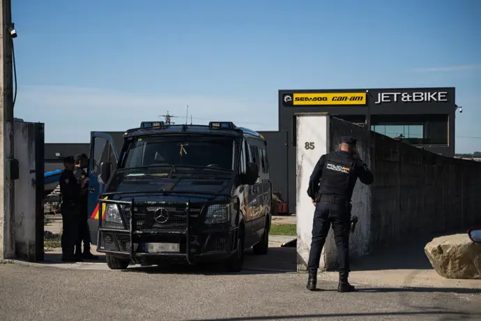 Los arrestados por el alijo de cocaína en A Pobra irán ante el juez este viernes en Muros