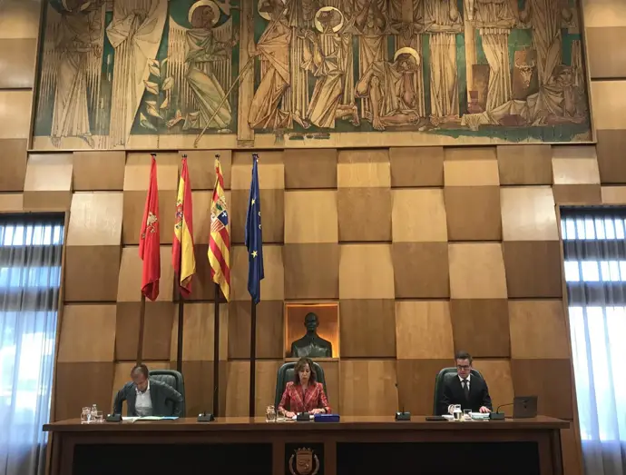 La votación para los títulos de hijos predilectos y adoptivos de Zaragoza ya no cuenta con