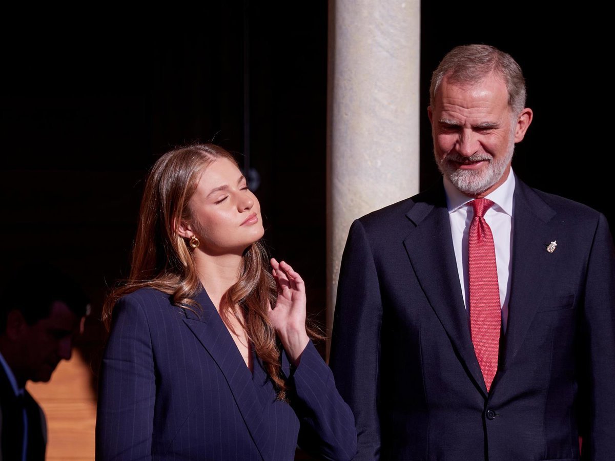 La princesa Leonor rinde homenaje a los Reyes de Navarra en Leyre