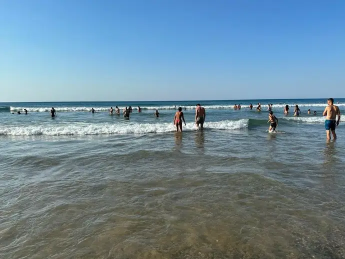 Baño permitido en todas las playas de Bizkaia este sábado; San Antonio y Barinatxe con bandera