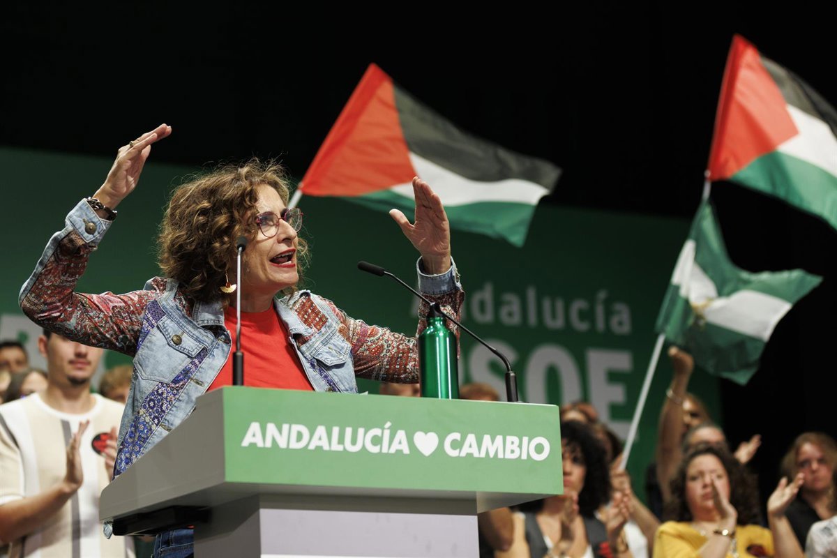 Montero afirma que no permitirá retratar a Andalucía como "tierra subvencionada" por partidos