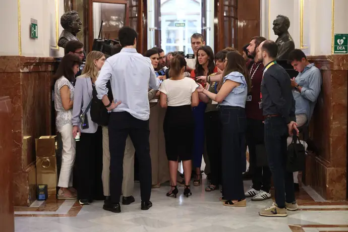 Los partidos, excepto PP y Vox, eligen a sus diputados en el consejo que sancionará a periodistas