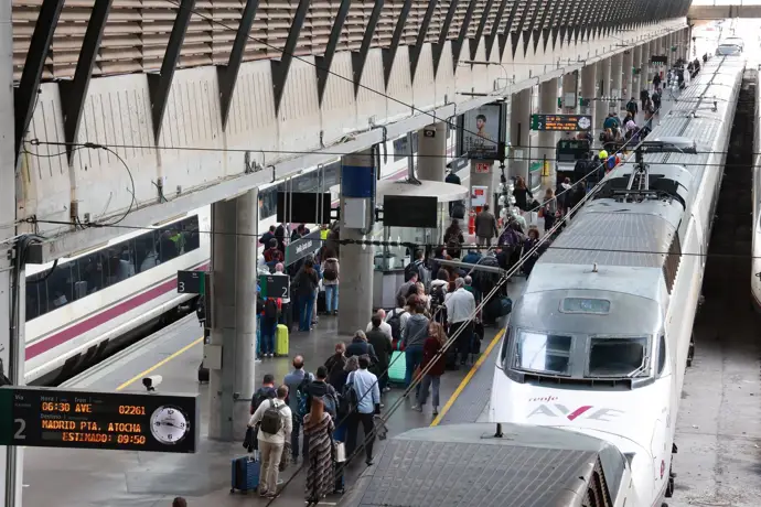 Retrasos de hasta 28 minutos en la alta velocidad Sevilla-Córdoba por problemas de señalización