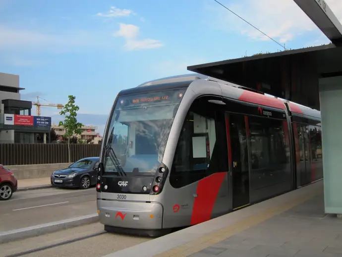Los servicios mínimos del tranvía en Zaragoza por la huelga del 12 de octubre serán del 80%