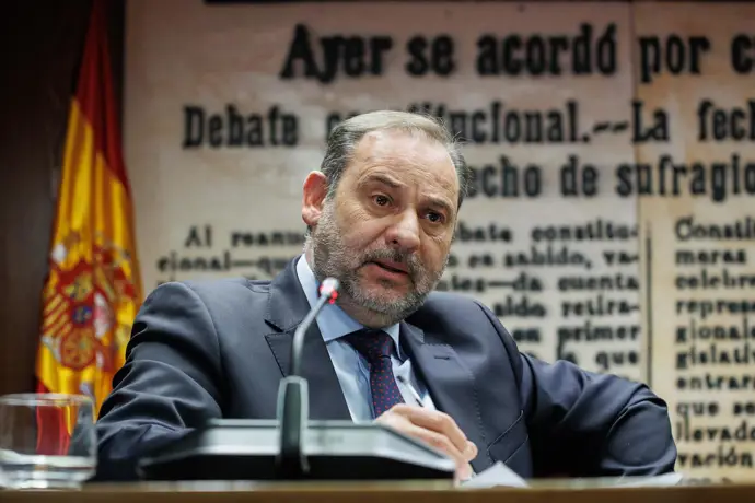 Ábalos separa a su abogado antes de su declaración ante el Supremo; Feijóo critica a Sánchez.