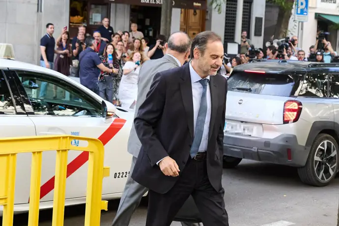 El Supremo mantiene la cita con Ábalos y rechaza su renuncia al abogado por fraude de ley