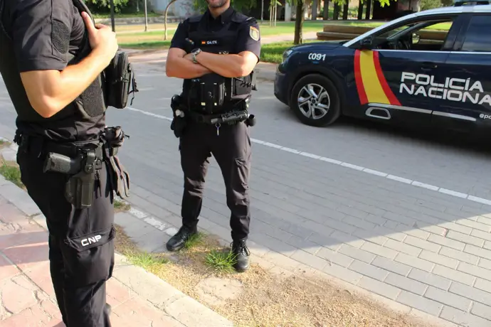 Arrestado un hombre de 59 años en Marbella tras atacar a otro en el abdomen y refugiarse en una