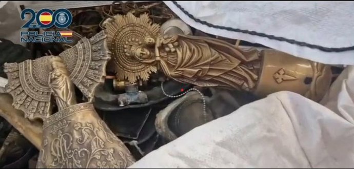 La Policía Nacional recupera más de una tonelada de objetos sustraídos en el cementerio de