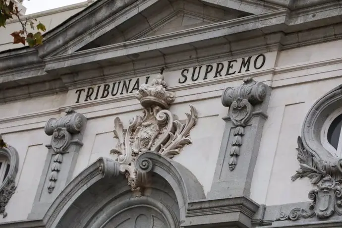 El Supremo califica de «violencia económica» el no pago de pensiones por hijo y las excluye del El Supremo califica de «violencia económica» el no pago de pensiones por hijo y las excluye del