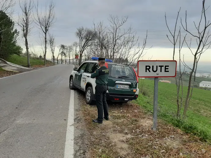 Operativo de la Guardia Civil contra el narcotráfico en Rute con un centenar de agentes movilizados Operativo de la Guardia Civil contra el narcotráfico en Rute con un centenar de agentes movilizados