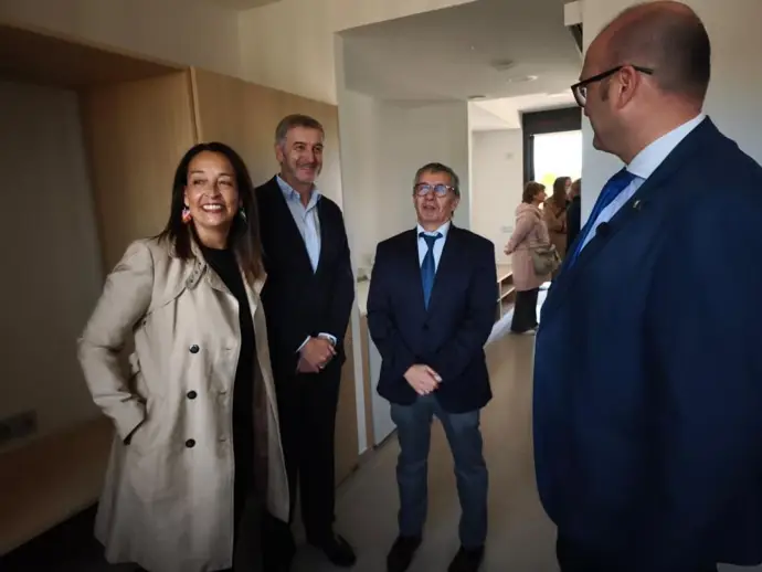 Valentia inaugura cuatro viviendas para personas con TEA y apoyo en el centro de Manuel Artero en