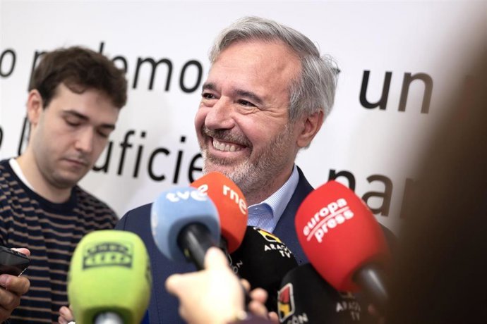 Jorge Azcón advierte a Alegría: «quien intenta abarcar demasiado, termina no logrando nada