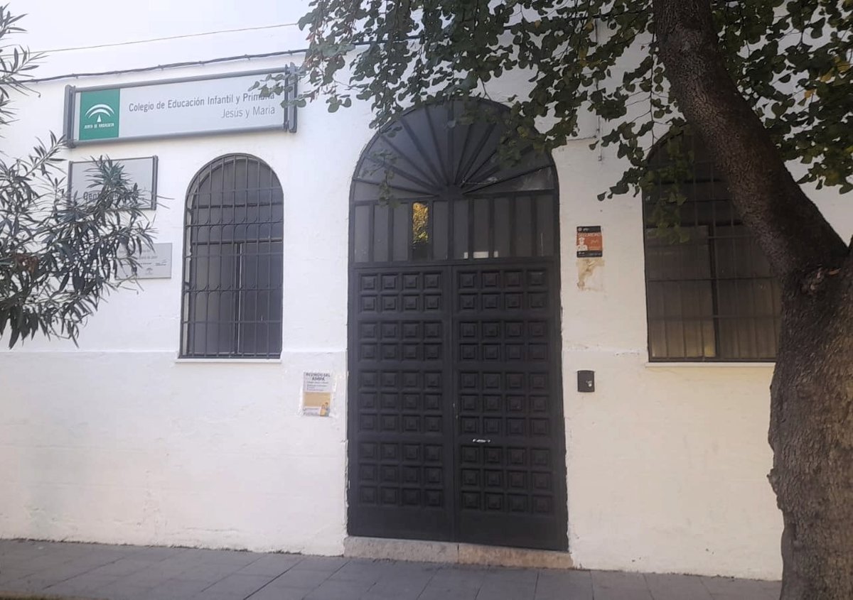 Clases suspendidas por segundo día en el CEIP Jesús María de Jaén por problemas en el edificio