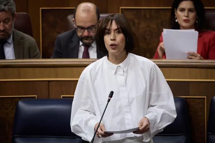 Diana Morant pide a Mazón «dignidad política» y claridad para las víctimas de la dana del año