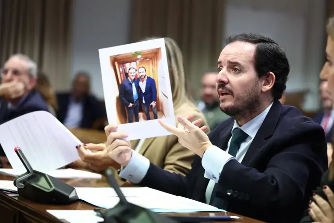 El senador del PP que cuestionó a Sánchez asegura que evaluarán llevarlo a juicio por sus