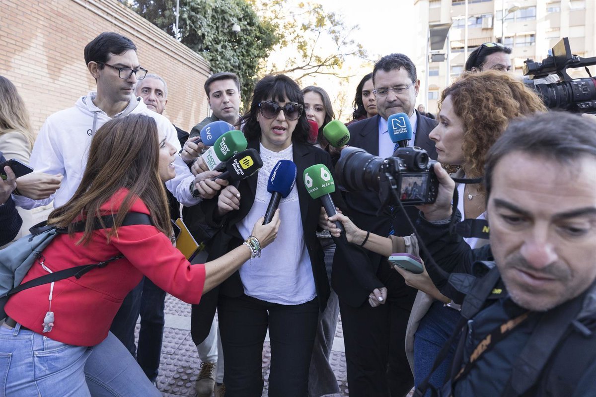 Juana Rivas solicita que «culmine este espectáculo» tras su declaración por la sustracción de su