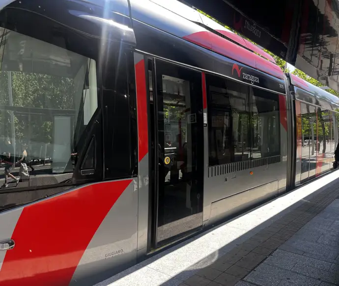 Chueca espera solucionar la avería del tranvía a media tarde, con el refuerzo de 11 autobuses