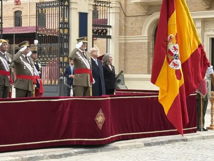 El Rey ratifica su compromiso de servicio en la ceremonia de la XLV promoción de la AGM