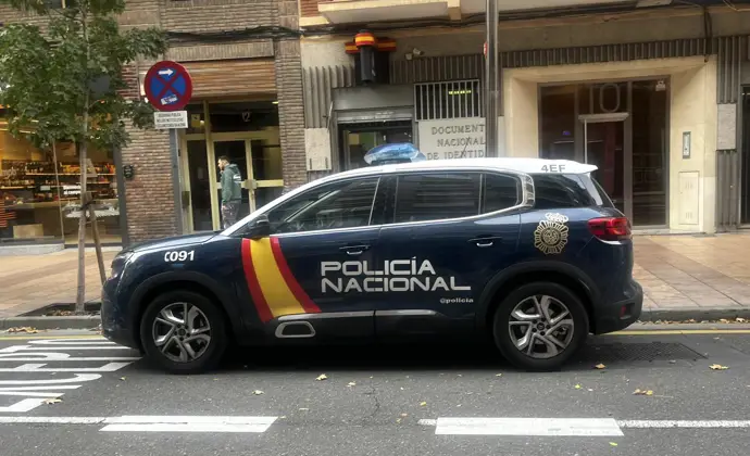 Dos menores son arrestados por asaltar a una anciana y robarle dos cadenas de oro en Echegaray