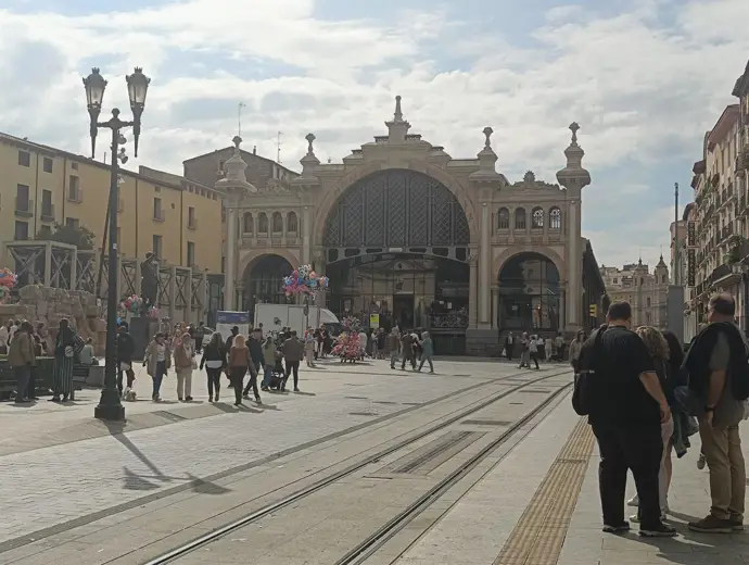 Zaragoza lanza una app que utilizará inteligencia artificial para enriquecer la experiencia Zaragoza lanza una app que utilizará inteligencia artificial para enriquecer la experiencia