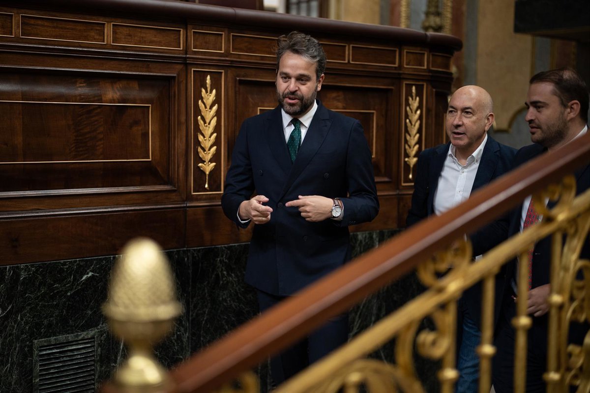 El Senado interroga a Juanfran Serrano, ex número dos de Santos Cerdán y diputado del PSOE por
