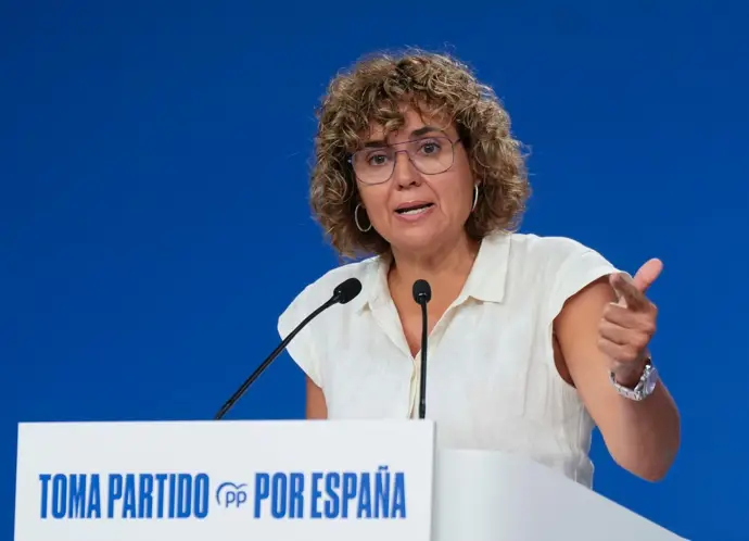 Las ministras socialistas se sienten avergonzadas ante el caso Salazar, critican PP y Vox en el