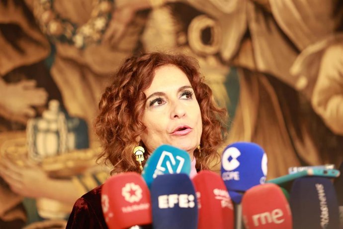 Montero asegura plena colaboración del Estado con la UCO tras reunirse con Hacienda y Correos
