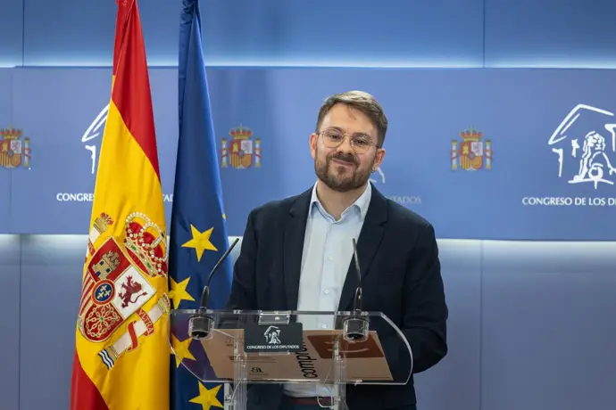 Compromís pide al CIS que incluya preguntas sobre la monarquía tras 50 años de su restauración
