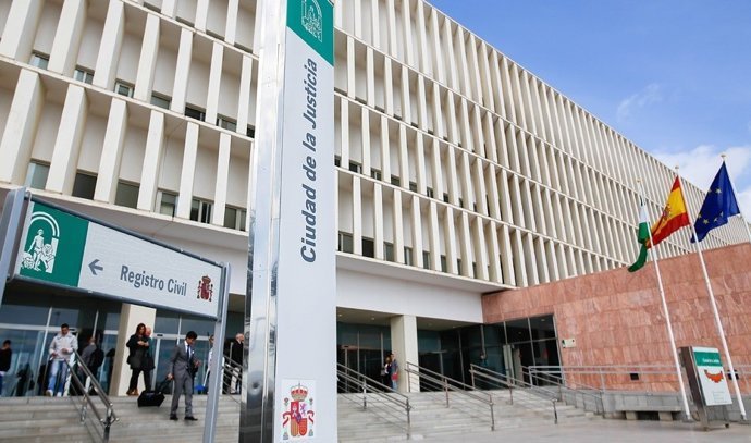 Joven en Málaga en prisión por supuestos abusos y agresión sexual a su novia menor de edad Joven en Málaga en prisión por supuestos abusos y agresión sexual a su novia menor de edad