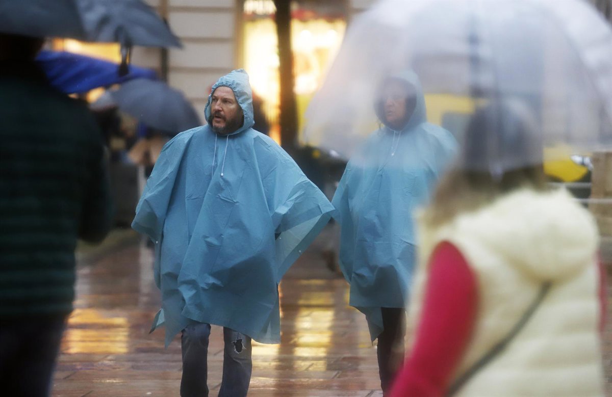 Aviso naranja este domingo por intensas lluvias en Almería y Granada